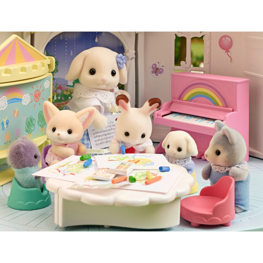 Sylvanian Families - Красочная детская + кролик с поникшими ушами 5743 / артикул   5743  / GTIN 5054131057438