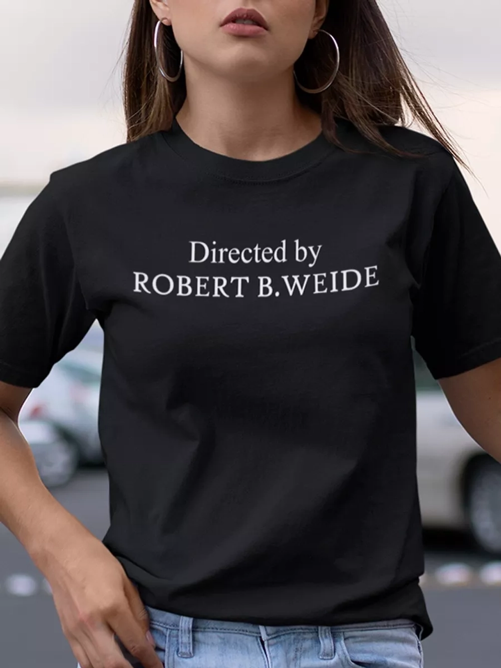 Футболка с надписью Directed by Robert B. Weide
