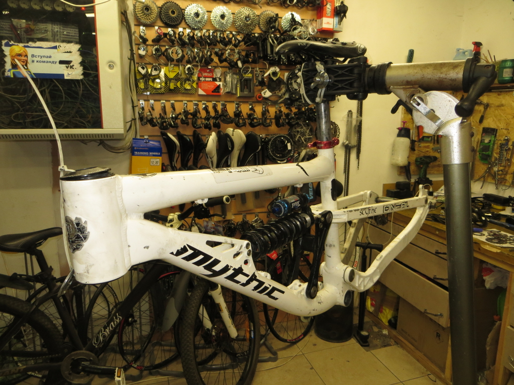 Рама двухподвес Banshee Mythic БУ