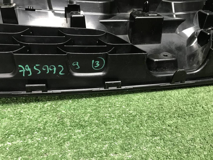 Решетка радиатора Renault Duster 1 (2015-2021)