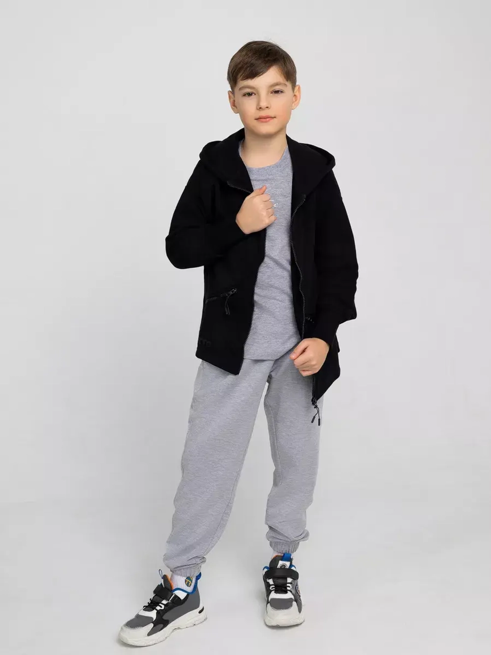 Толстовка для мальчика на молнии в школу