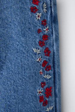 ZARA ДЛИННЫЙ ДЖИНСОВЫЙ КОМБИНЕЗОН С ВЫШИВКОЙ, ВЫЦВЕТШИЙ СИНИЙ