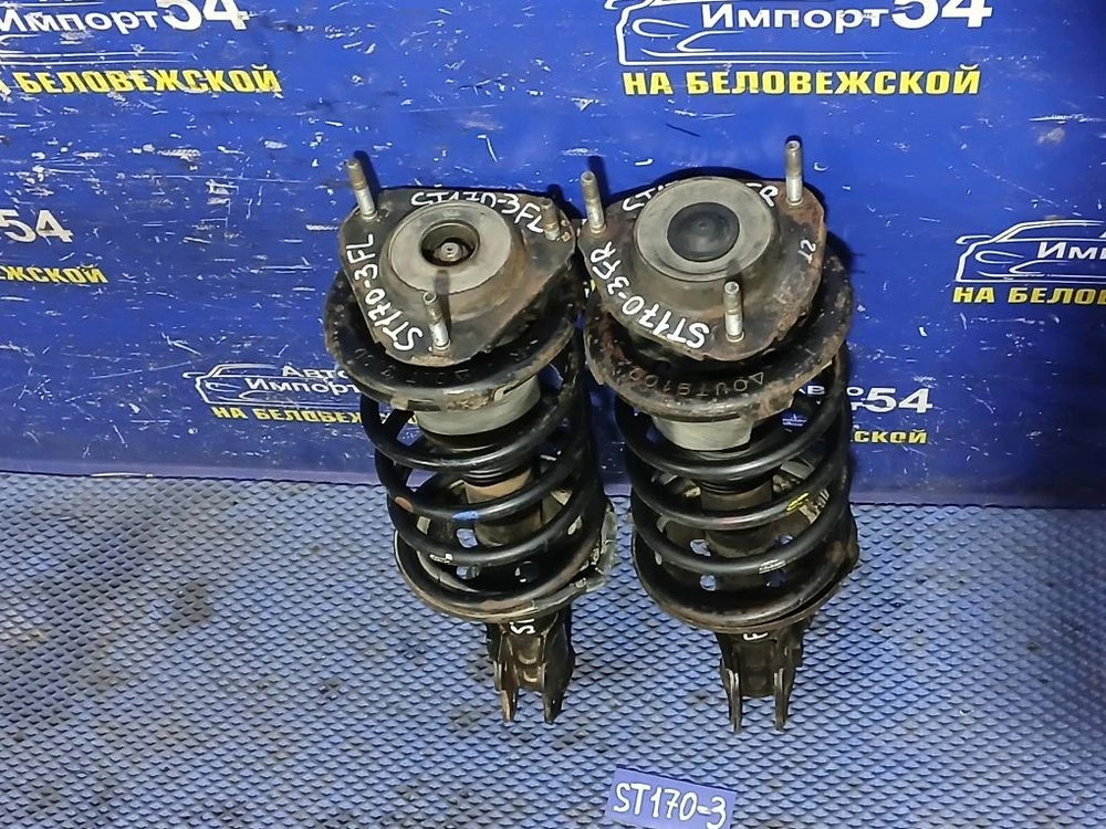 Стойка передняя левая TOYOTA CORONA 1990