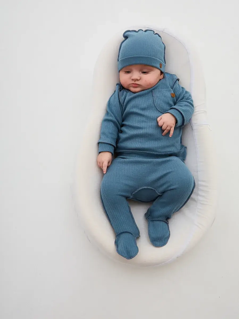 Костюм для новорожденного на выписку