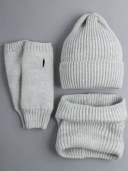 Шапка зимняя для девочки со снудом и митенками