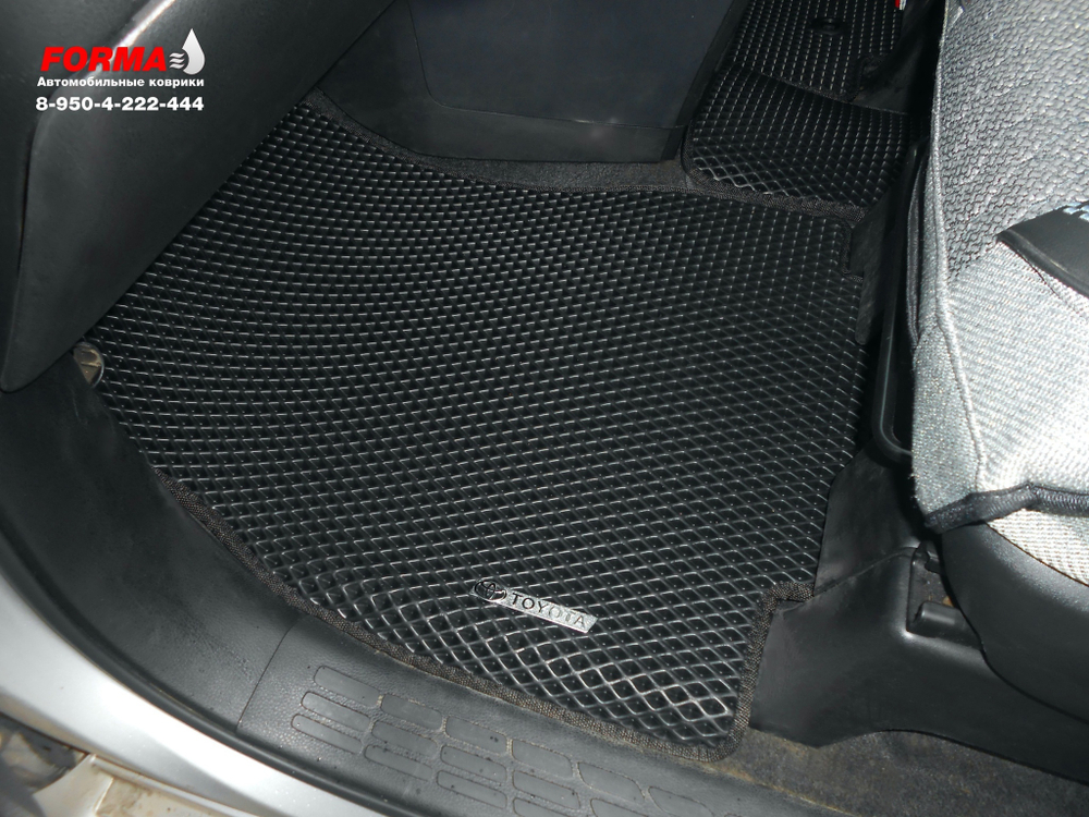 Toyota Voxy 3 поколение R80 (01.2014 - 06.2017-н.в.) комплектация без прохода