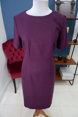 Платье лаконичное сливовое 46 размер