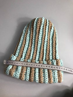 Шапка в контрастную полоску
