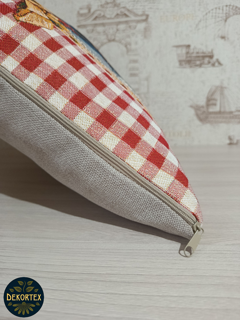 Декоративный гобеленовый чехол для интерьерной подушки Вороной 47х47