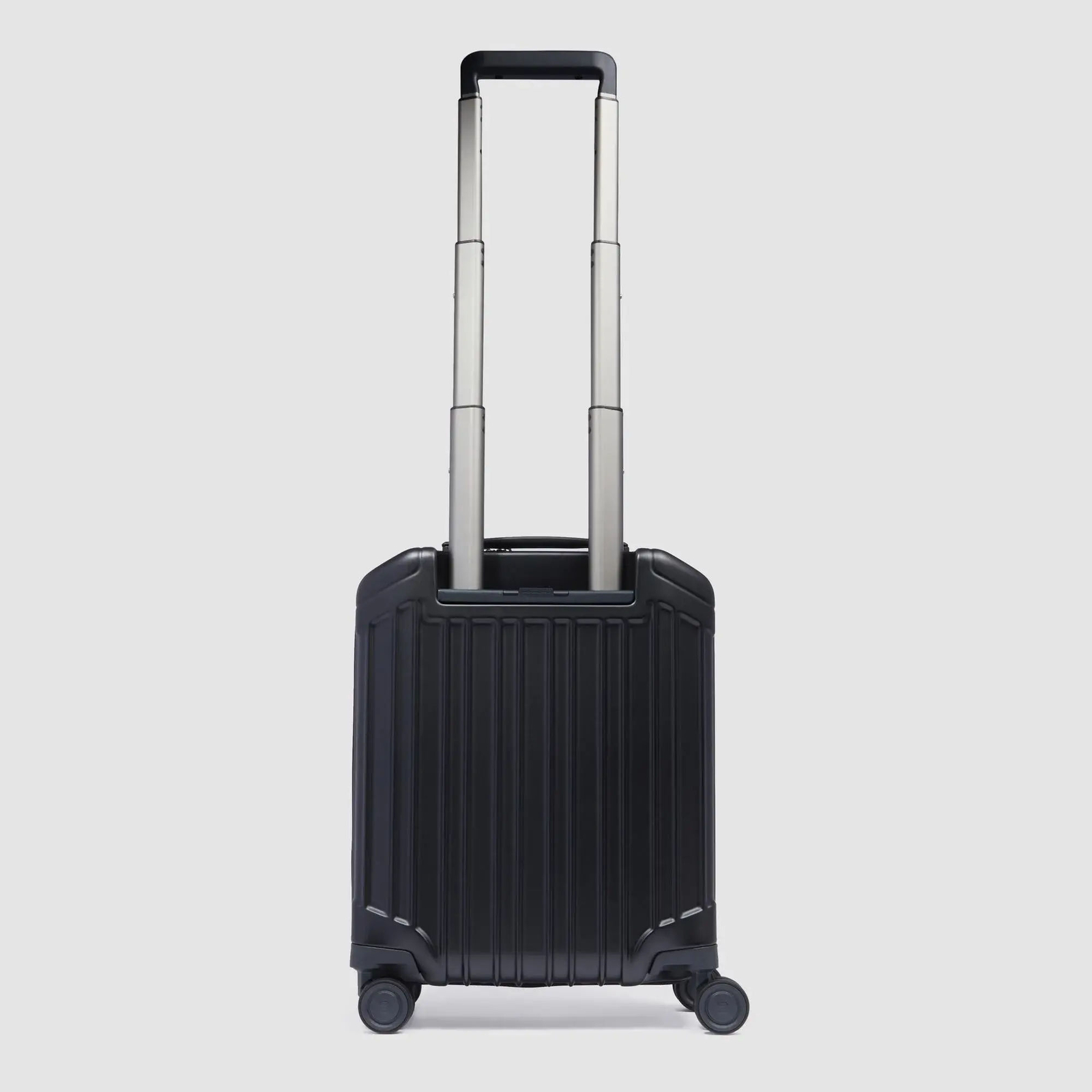 Чемодан ручная кладь под сиденье Piquadro/Nero opaco