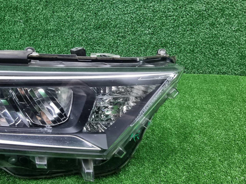 Фара правая Toyota RAV4 5 XA50 (2018-н.в.) LED
