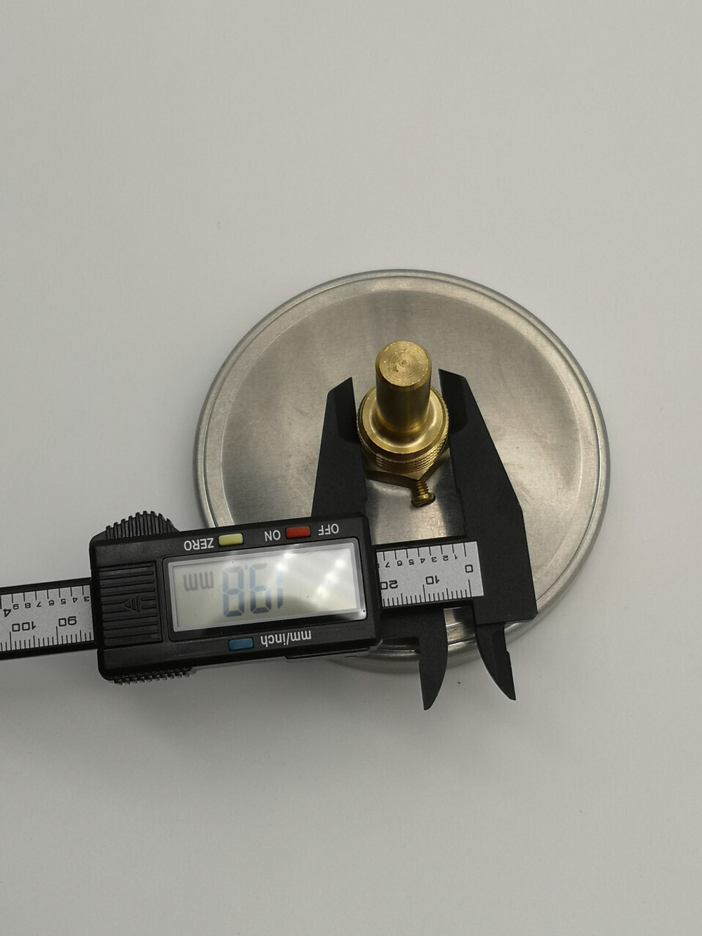 Термометр Wika от 0 до 120 гр С 40мм диаметр циферблата 100мм