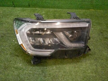 Фара правая Toyota Sequoia 2 (2017-2022) LED