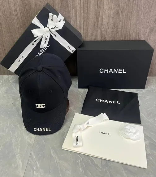 Бейсболка Chanel , черный