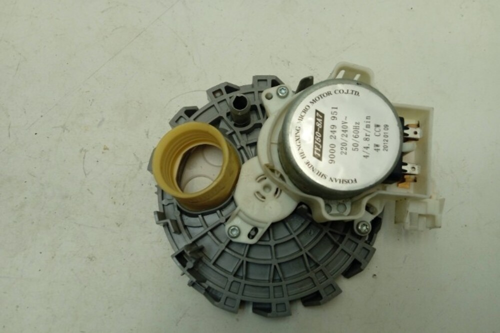 SRV53M00RU/06 ктп18 Распределитель потока для посудомоечной машины Bosch 9000461082 б/у