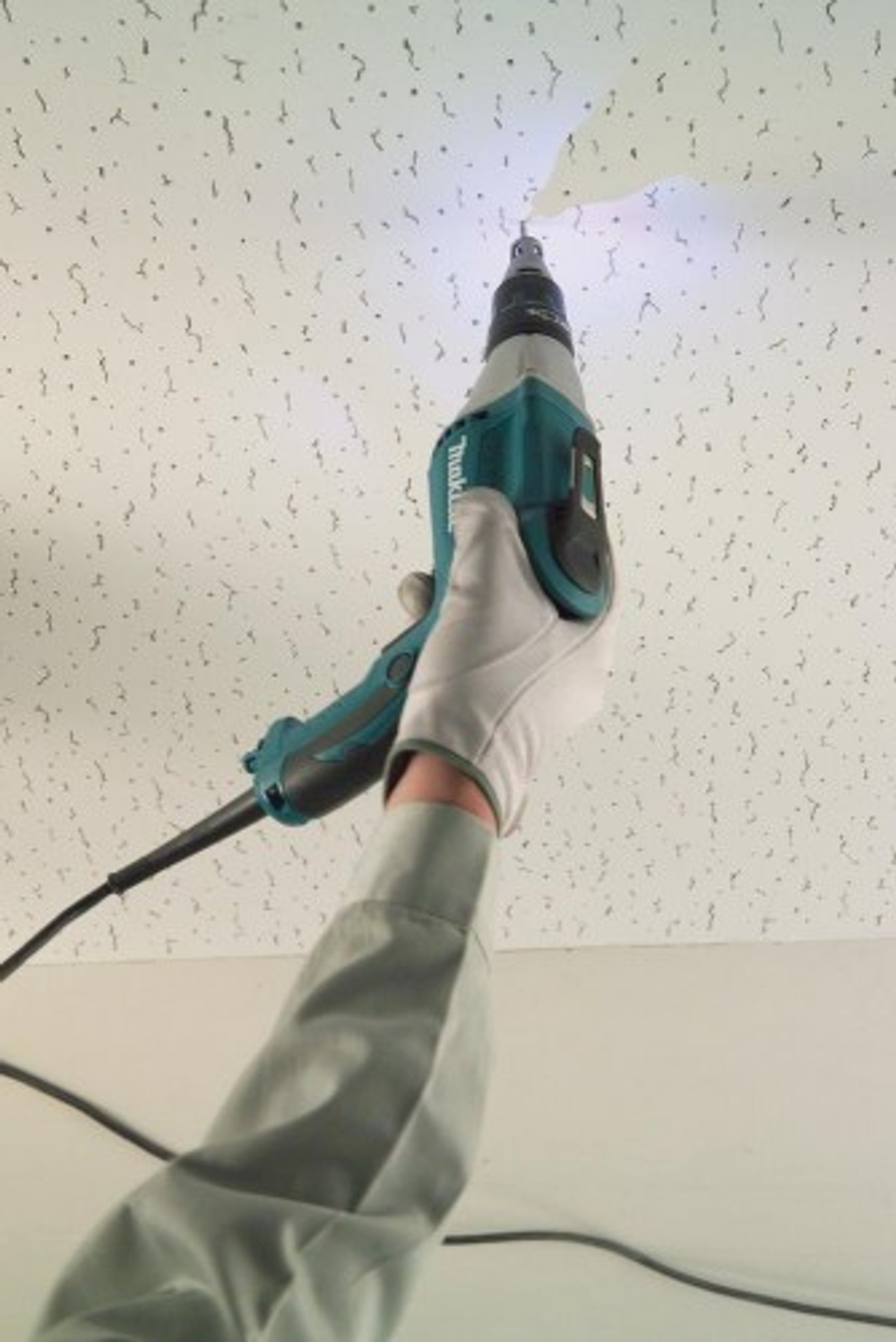 Шуруповерт сетевой MAKITA FS 2300 FS2300
