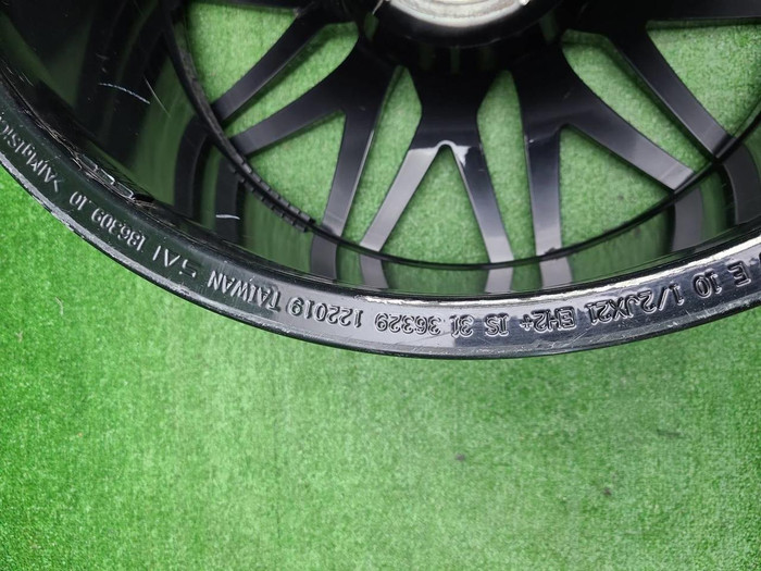 Диск литой R21 BMW X5M F95 (19-нв) 818 стиль перед