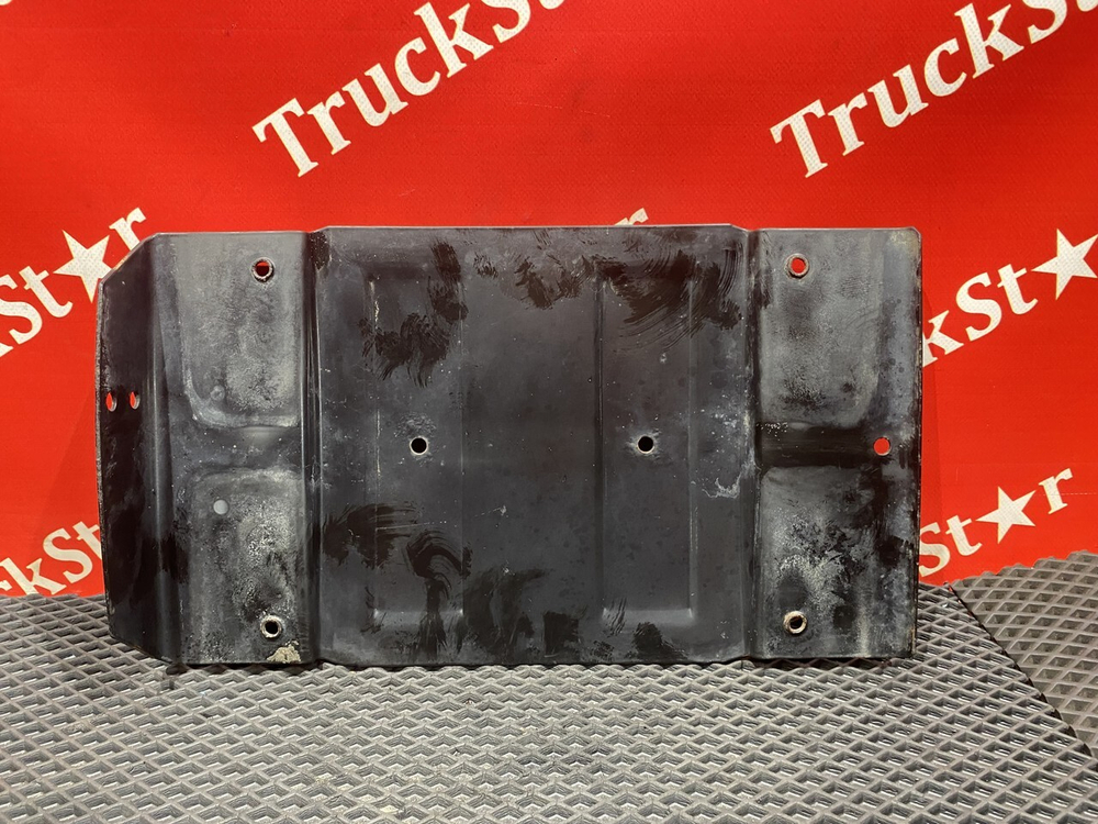 Кронштейн крыла заднего 2018г