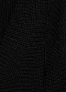 Вязаный жакет с нарядными пуговицами