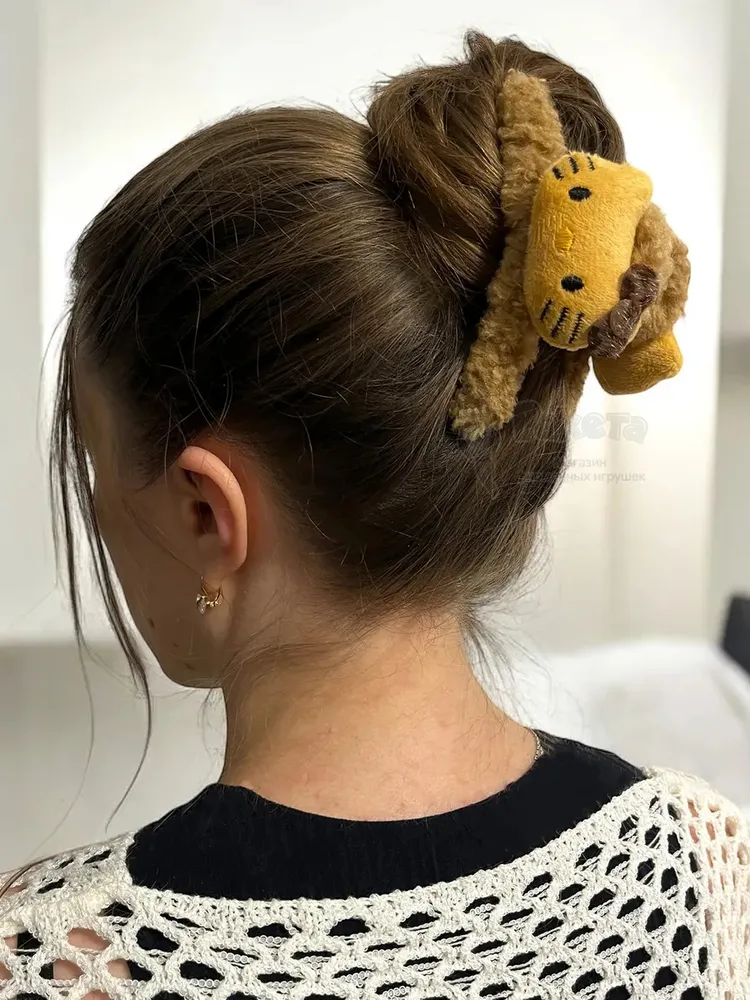 Заколка крабик краб для волос пушистый плюшевый Hello Kitty