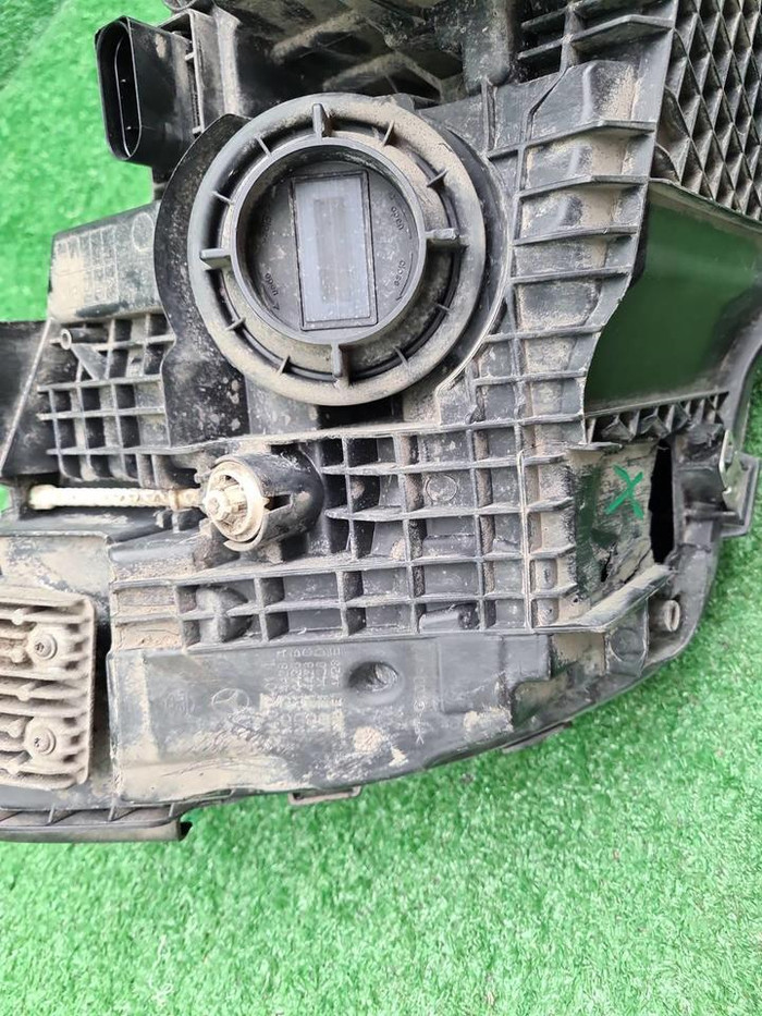 Фара левая Mercedes C w205 (2018-2023) LED