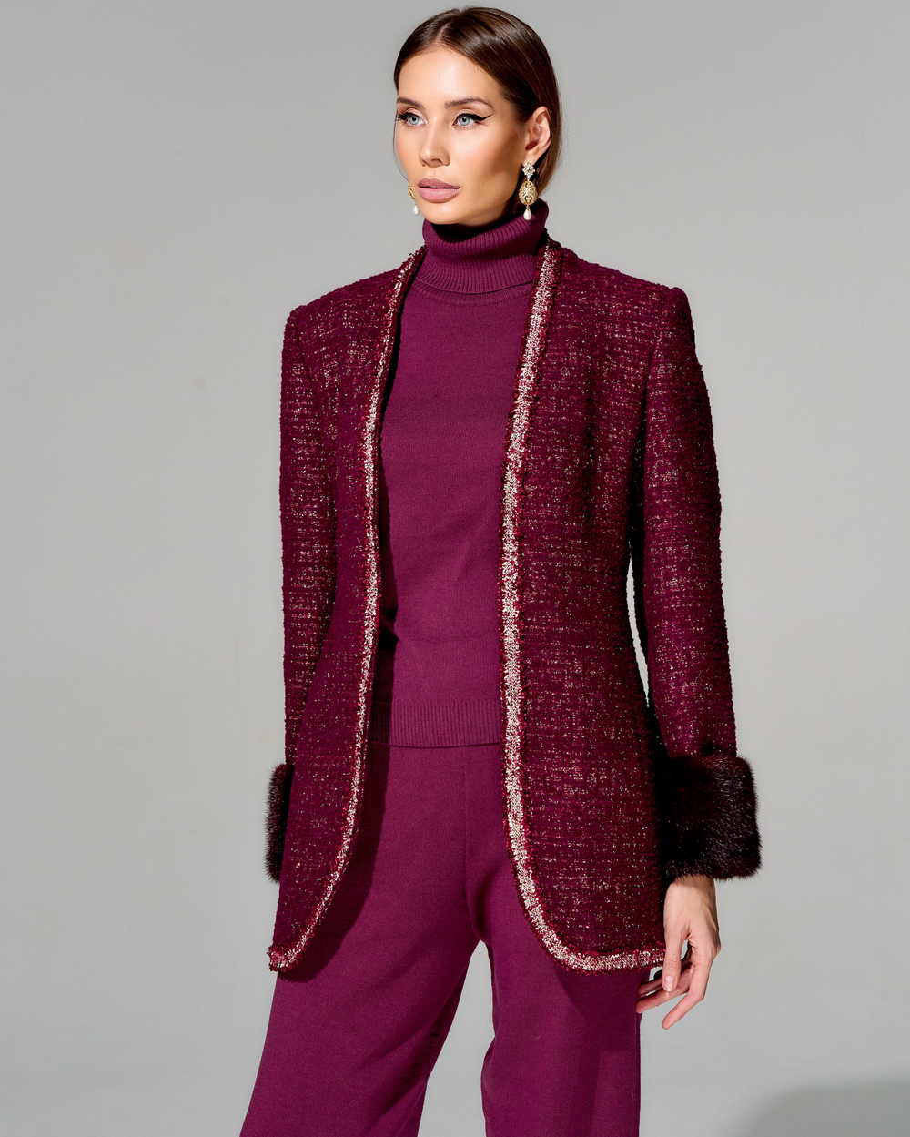 Жакет из премиального твида с меховой отделкой