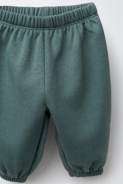 ZARA КОМПЛЕКТ ИЗ ТОЛСТОВКИ И ДЖОГГЕРОВ С ПРИНТОМ, НЕФТЯНОЙ