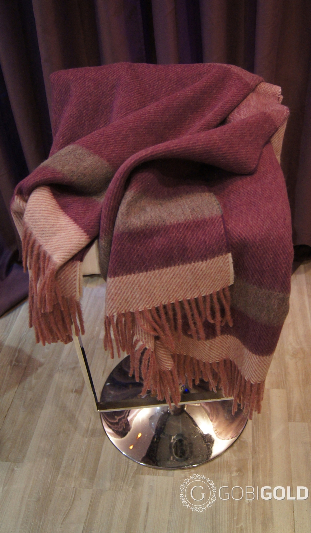 Плед из шерсти Альпаки 150x200 см. - фиолетовый (арт. AGG002)