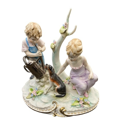 Дети на прогулке, скульптура