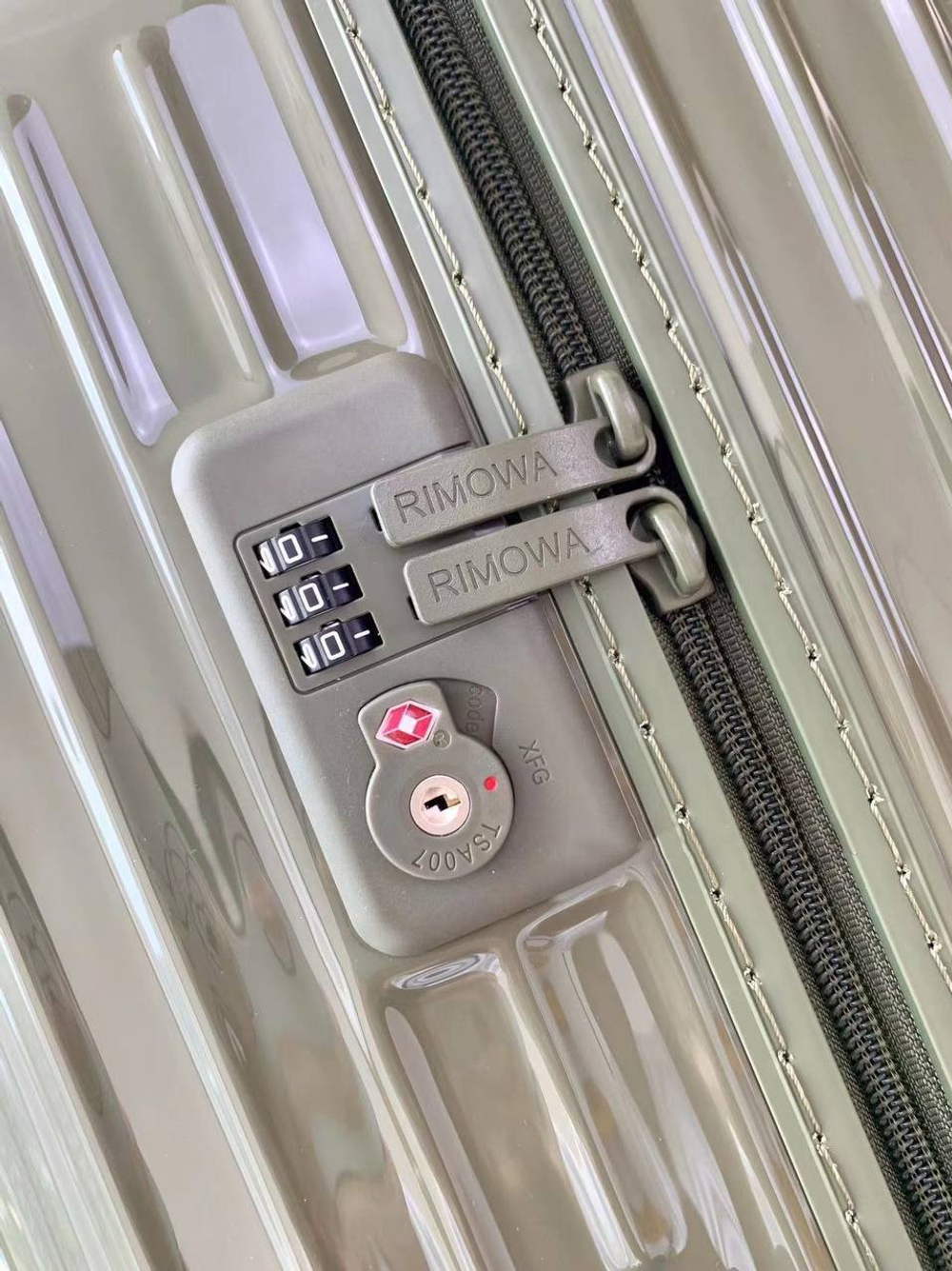 Чемодан Rimowa L
