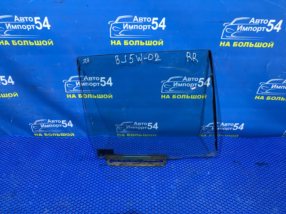 Стекло двери задней правой MAZDA FAMILIA 2001