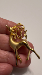 Новогодняя брошь олень