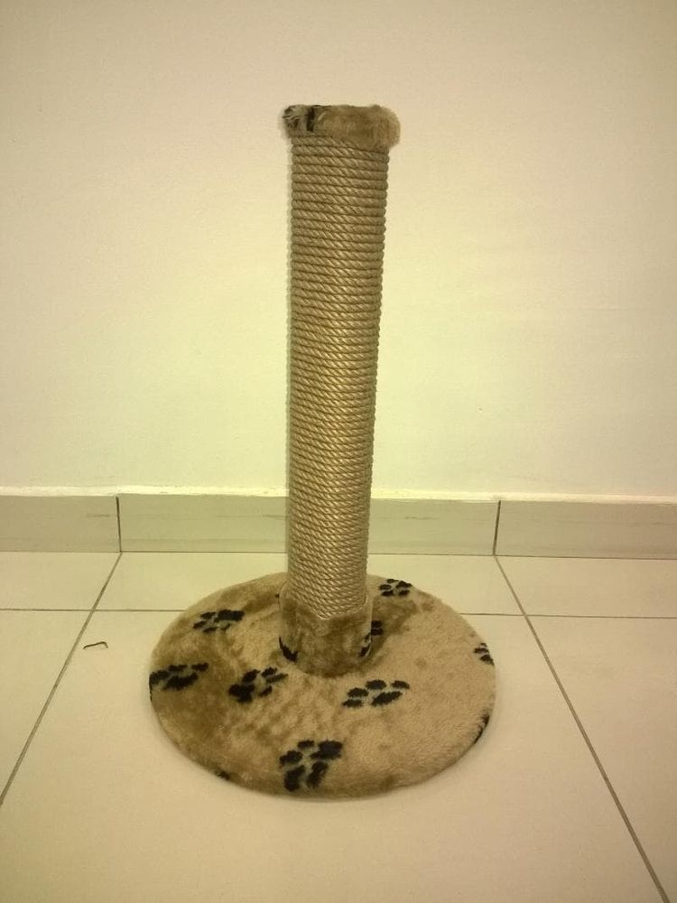 Когтеточка столбик джутовая 53см на круглой основе "Britan" Когтеточка столбик джутовая 53см на круглой основе "Britan"