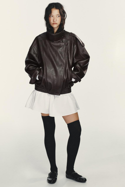 ZARA БАЛЕТКИ ИЗ ЛАКИРОВАННОЙ ИСКУССТВЕННОЙ КОЖИ С ПРЯЖКАМИ, ЧЕРНЫЙ