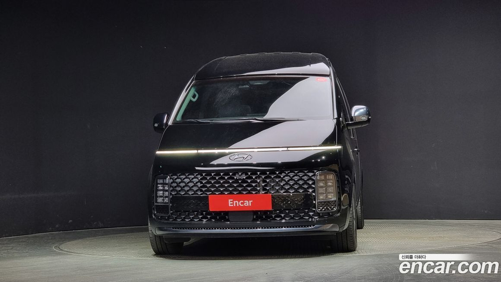Hyundai Staria 4WD 라운지 9-и местный (11.2022)