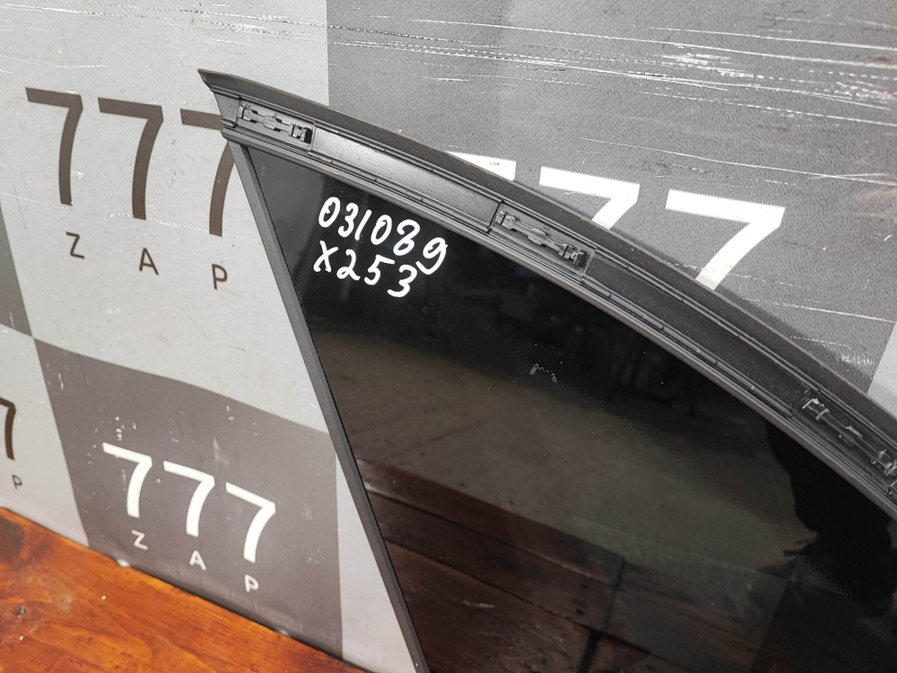 Стекло багажника левое Mercedes GLC (X253) 15-нв Б/У Оригинал A2536703701