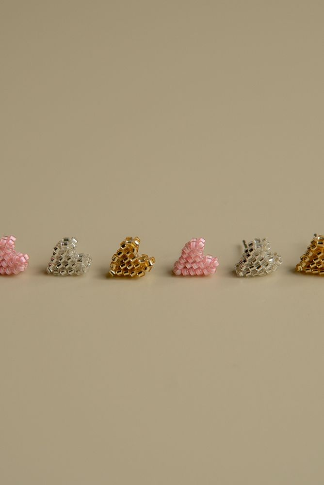 Серьги-пусеты &quot;Сердечки&quot; / Beaded Breakfast