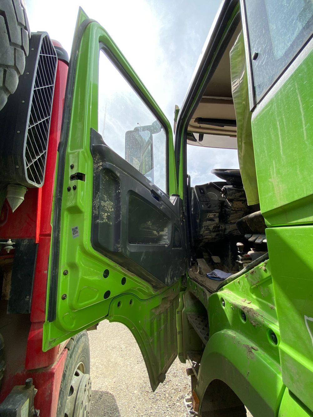 Shacman (Shaanxi) SX* 6x4 Самосвал SX32586V384 (Дизельный, 11,6 л, 423 л.с., МТ)