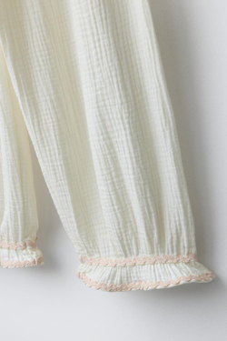 ZARA ПИЖАМА С КОНТРАСТНОЙ ВОЛНИСТОЙ ТЕКСТУРОЙ, ЭКРЮ