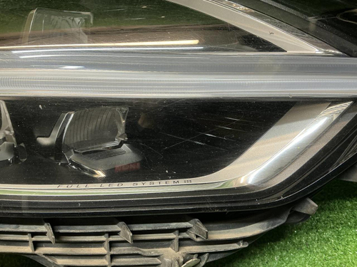 Фара правая Volvo XC60 2 (2017-2021) LED