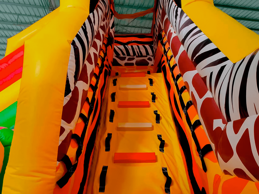 Коммерческий надувной батут «Сафари Ультра», 7*6*4 м.