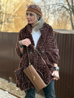 Накидка /жилет с карманами и поясом шоколад