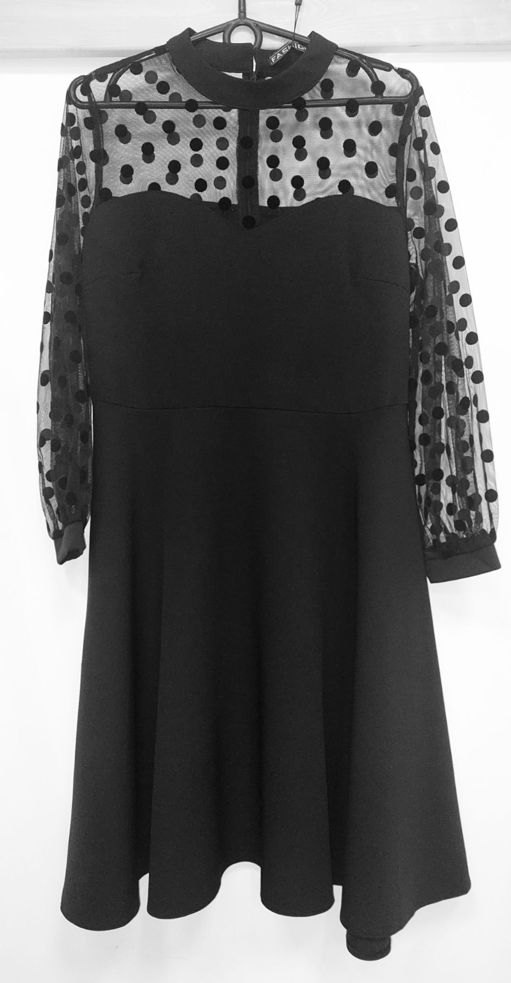 Платье женское горох в горошек по фигуре на работу праздничное повседневное отрезная талия клёш солнце полусолнце осеннее весеннее зимнее офисное чёрное сетка большой размер 48 L XL плотное длинный рукав силуэтное