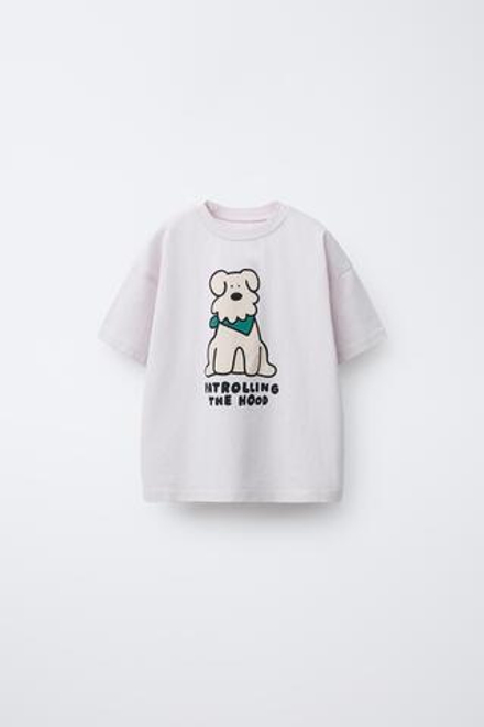 ZARA ФУТБОЛКА С ПРИНТОМ «СОБАКА», СВЕТЛАЯ МАЛЬВА