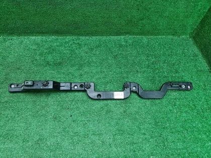 Кронштейн правый Land-Rover Discovery Sport 19-нв