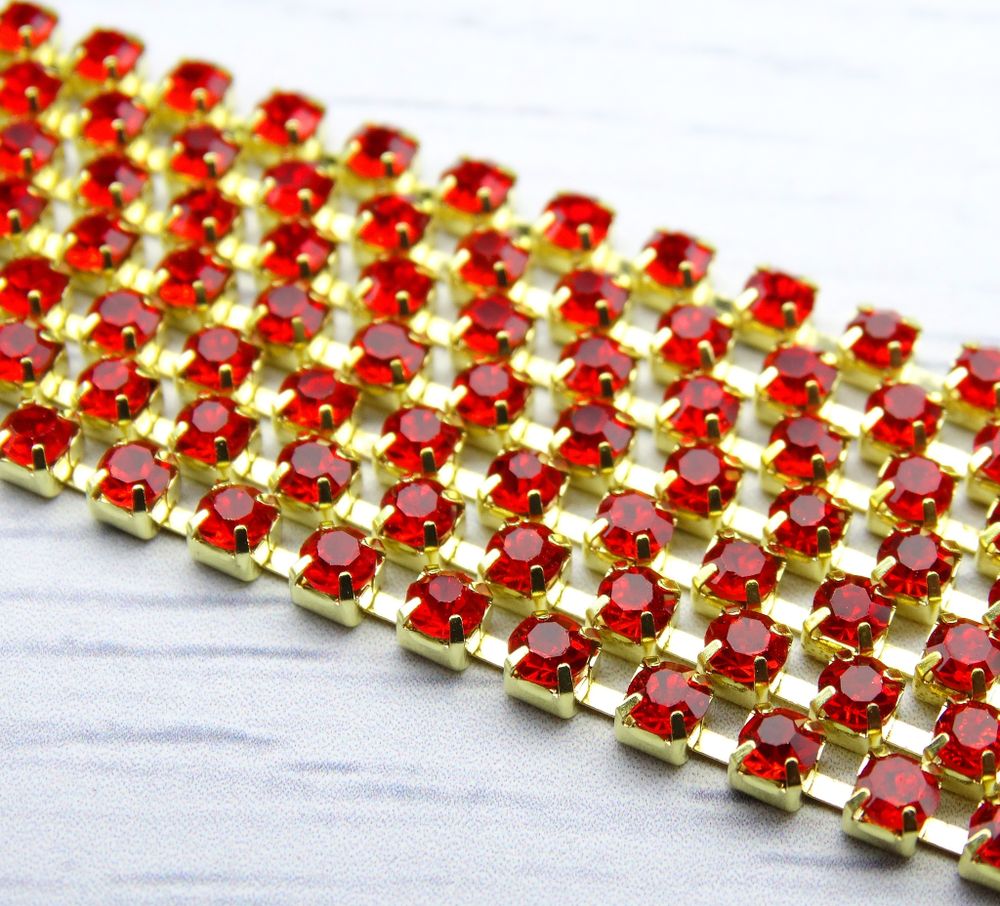 ЦС007ЗЦ3 Стразовые цепочки (золото), цвет: Красный, размер: 3 мм, 70 см/упак.