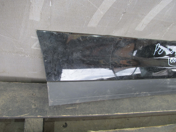 Накладка задней двери правая Porsche Cayenne 2 (958) 10-18 Б/У Оригинал 7p5839788G