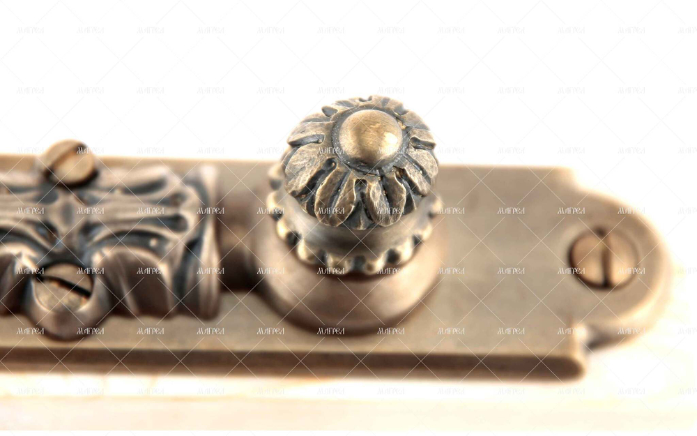 ochen' krasivyj dvernoj zasov