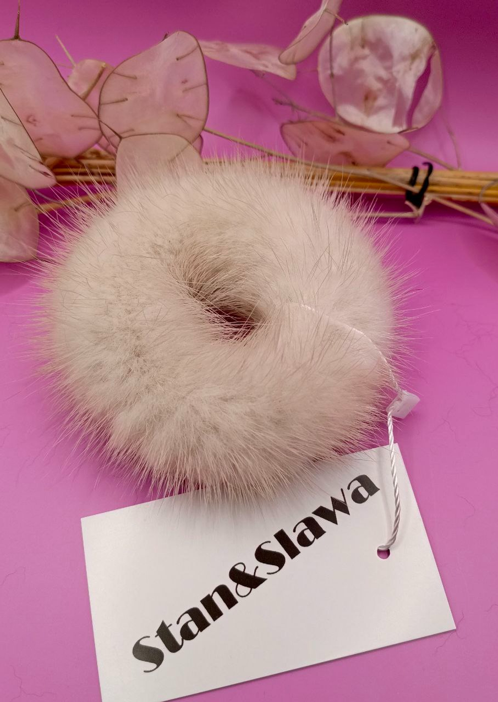 Норковая резинка для волос.