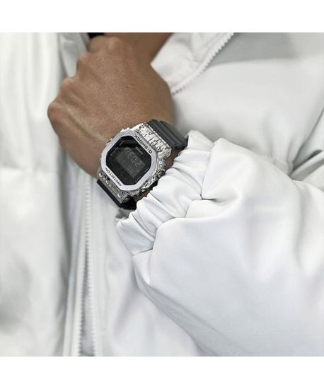 Наручные часы Casio G-Shock GM-5600GC-1DR